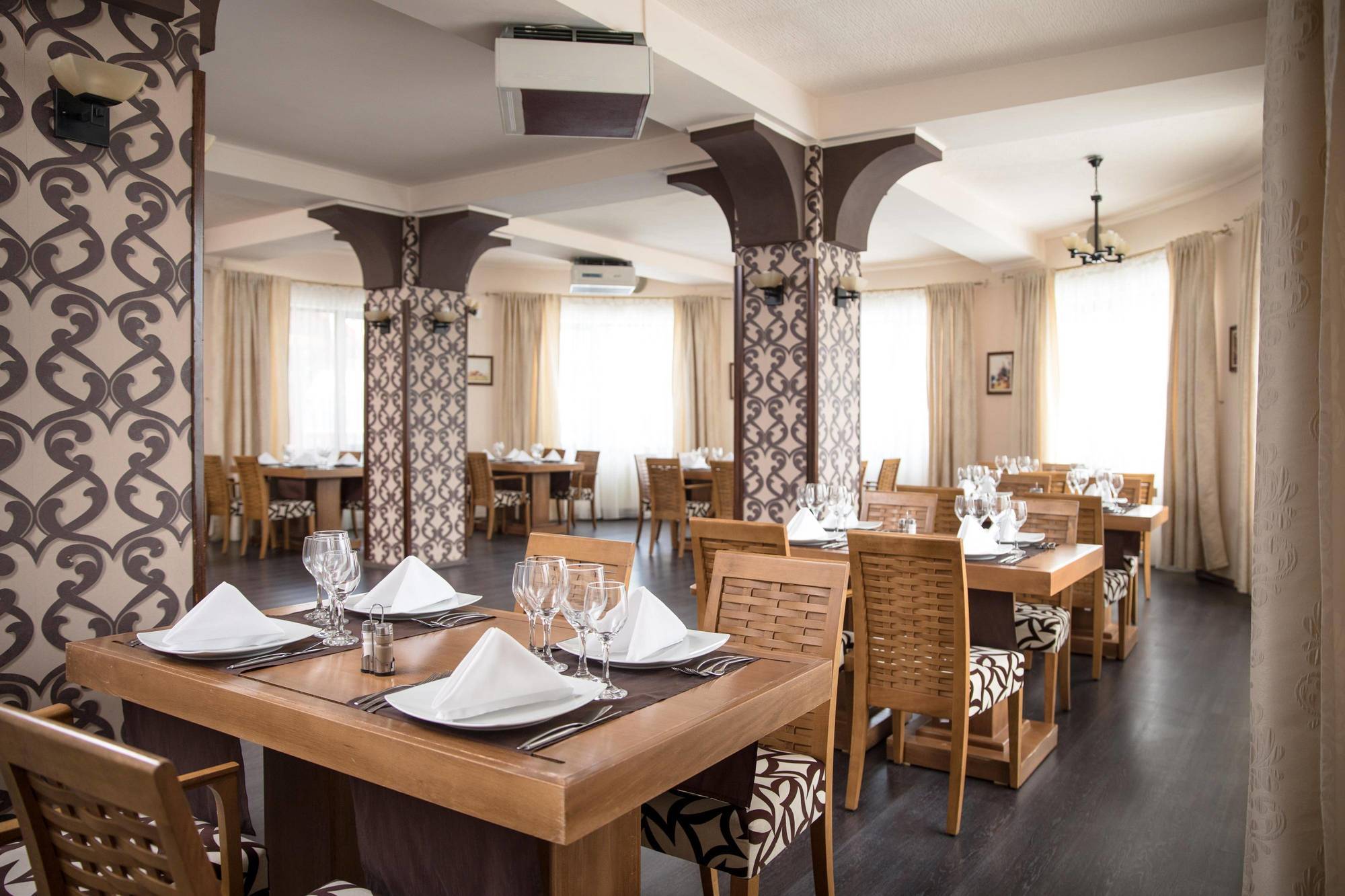 Hotel Rozmarin Predeál Kültér fotó