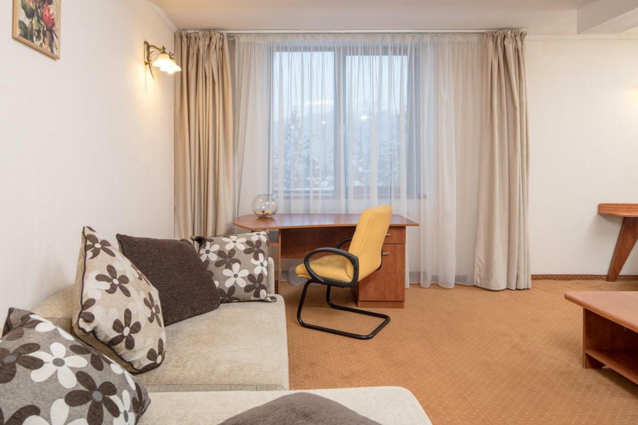 Hotel Rozmarin Predeál Kültér fotó