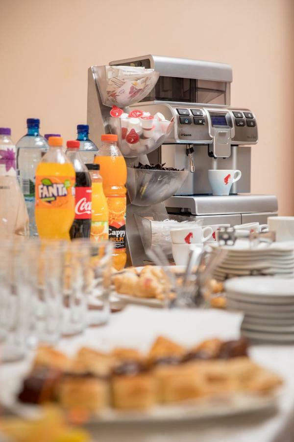 Hotel Rozmarin Predeál Kültér fotó