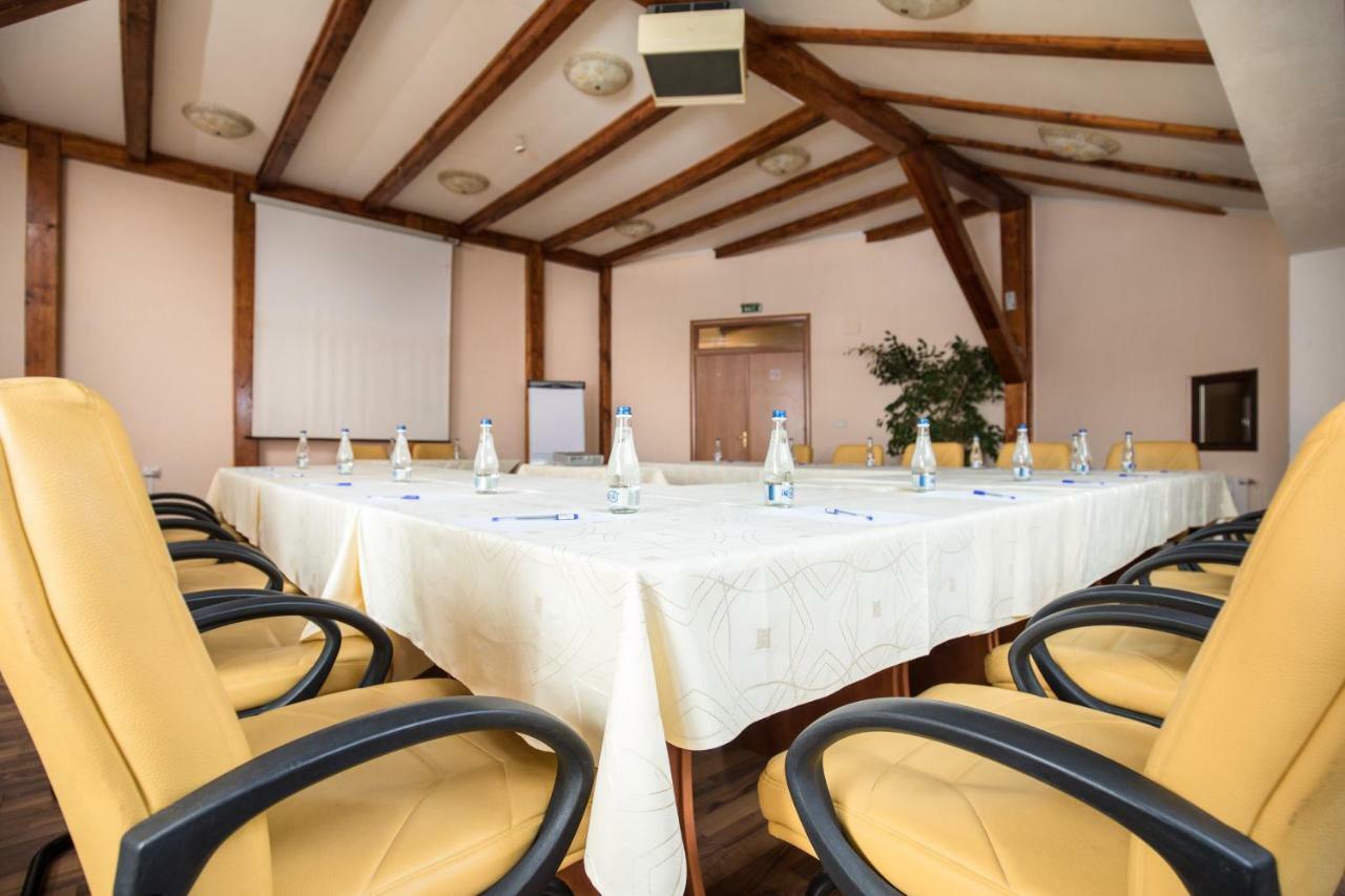 Hotel Rozmarin Predeál Kültér fotó