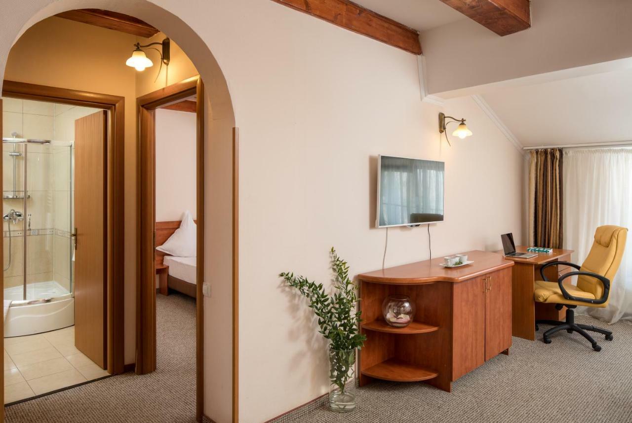 Hotel Rozmarin Predeál Kültér fotó