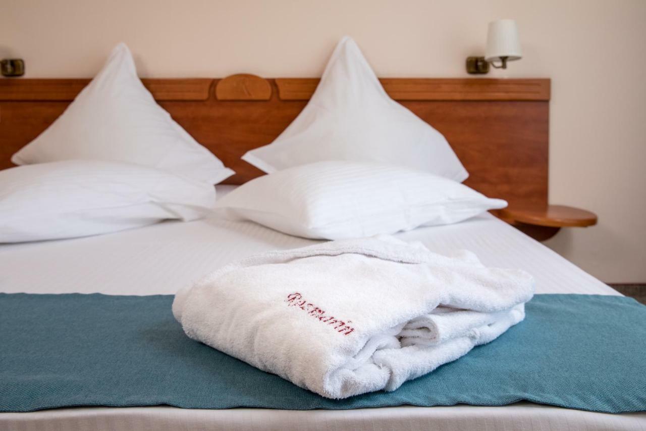 Hotel Rozmarin Predeál Kültér fotó